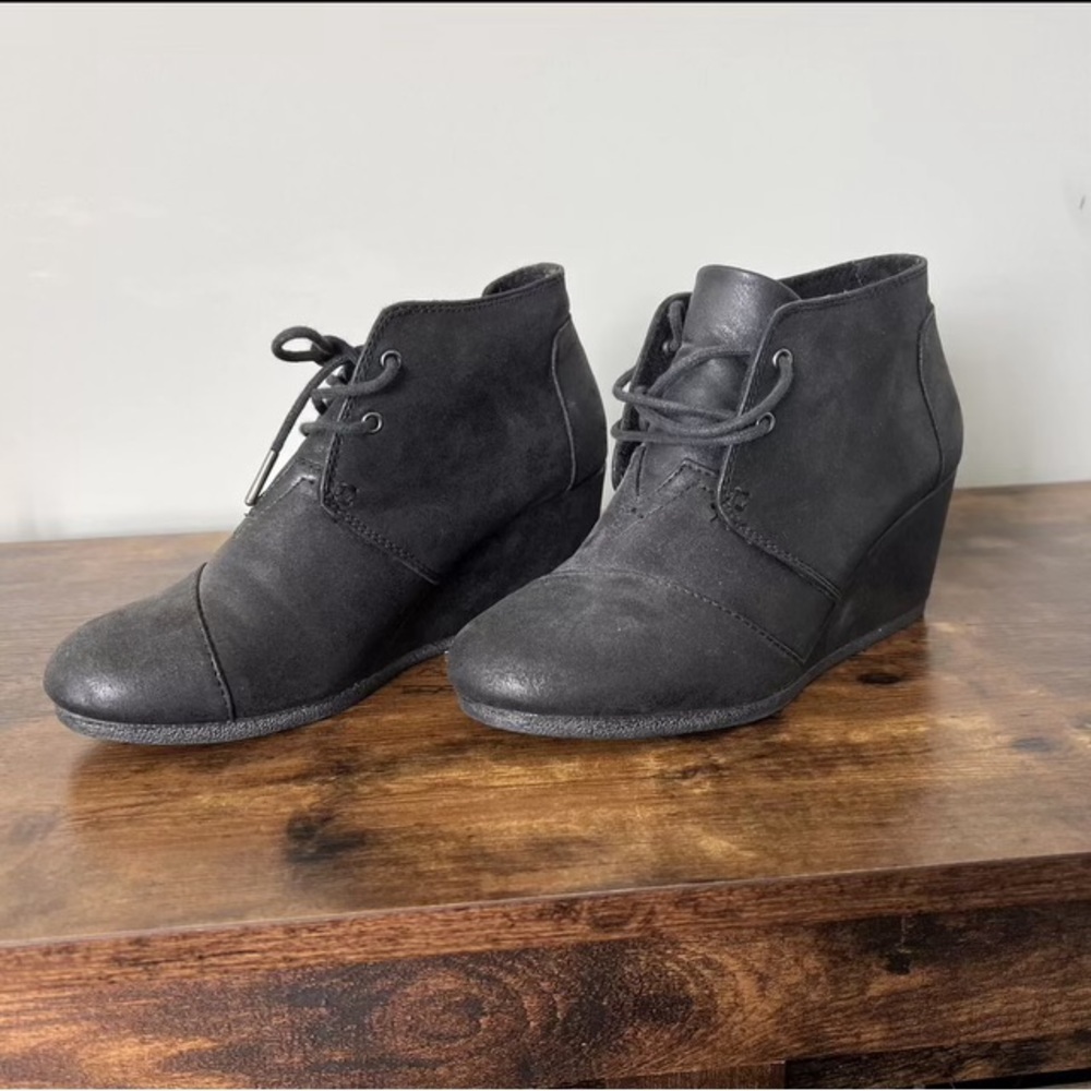 Tom’s suede black wedge booties